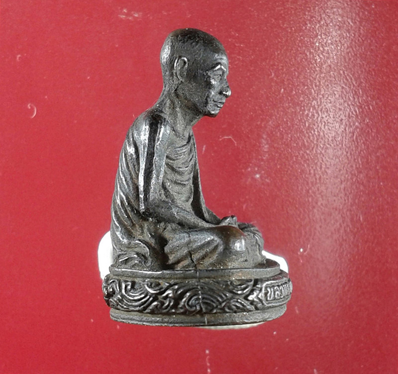 รูปหล่อหลวงพ่อเกษม เขมโก เนื้อนวโลหะ ครบ 6 รอบ อายุ 72 ปี ปี 26 จ.ลําปาง ผิวหิ้ง สวยเดิมๆ  