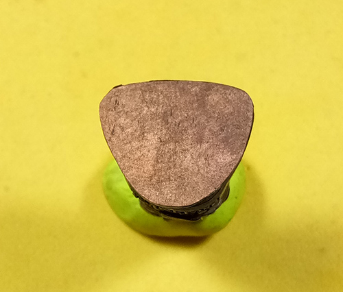 พระรูปหล่อ (( เนื้อนวะโลหะ ใต้ฐานอุดผงมวลสาร 2497 )) หลวงปู่ทวด วัดช้างให้ จ.ปัตตานี พร้อมกล่องเดิมๆ