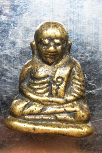 รูปหล่อหลวงพอเงิน รุ่นฟ้าคำรณ ปี34สวยๆครับ