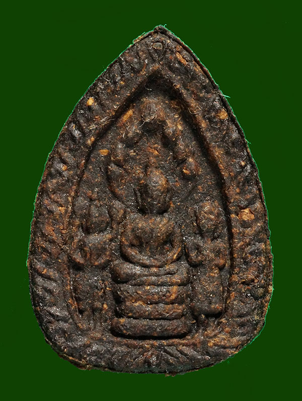 ***มาพรัอมบัตรเวป U***พระตรีกายเนื้อว่าน หลวงปู่แก้ว วัดละหา รไร่ จ.ระยอง ปี2519 เนื้อแก่น้ำมันงาพระ