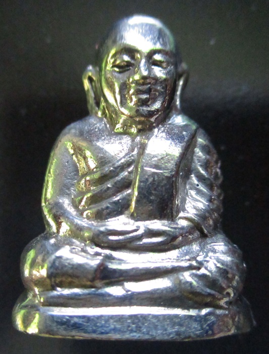 หลวงพ่อเงินวัดยางสามต้น ปี 53 เนื้ออัลปาก้า (เคาะเดียว)