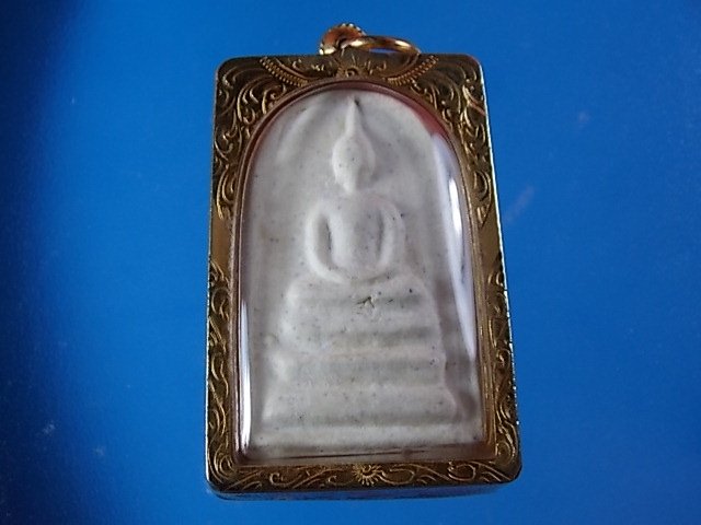 สมเด็จ 100 ปี พิมพ์ เศียรรูปไข่ เลี่ยมทอง 