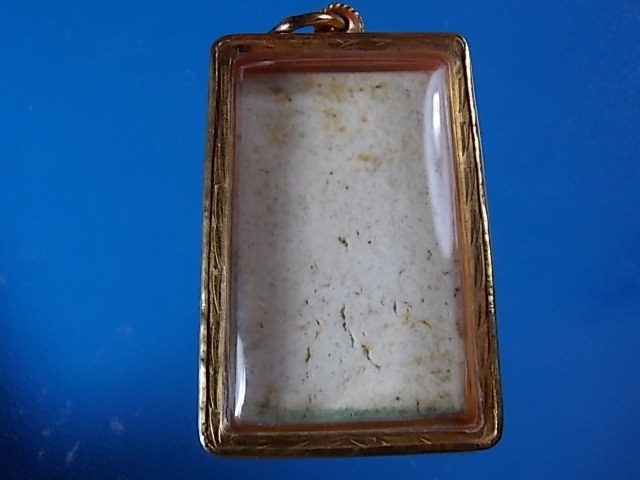 สมเด็จ 100 ปี พิมพ์ เศียรรูปไข่ เลี่ยมทอง 