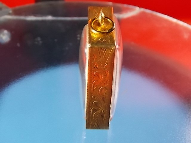 สมเด็จ 100 ปี พิมพ์ เศียรรูปไข่ เลี่ยมทอง 