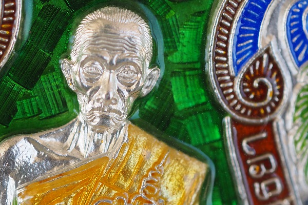 เหรียญหลวงพ่อรวย รุ่น รวย รวย รวย เนื้อเงินลงยา มา 3 องค์