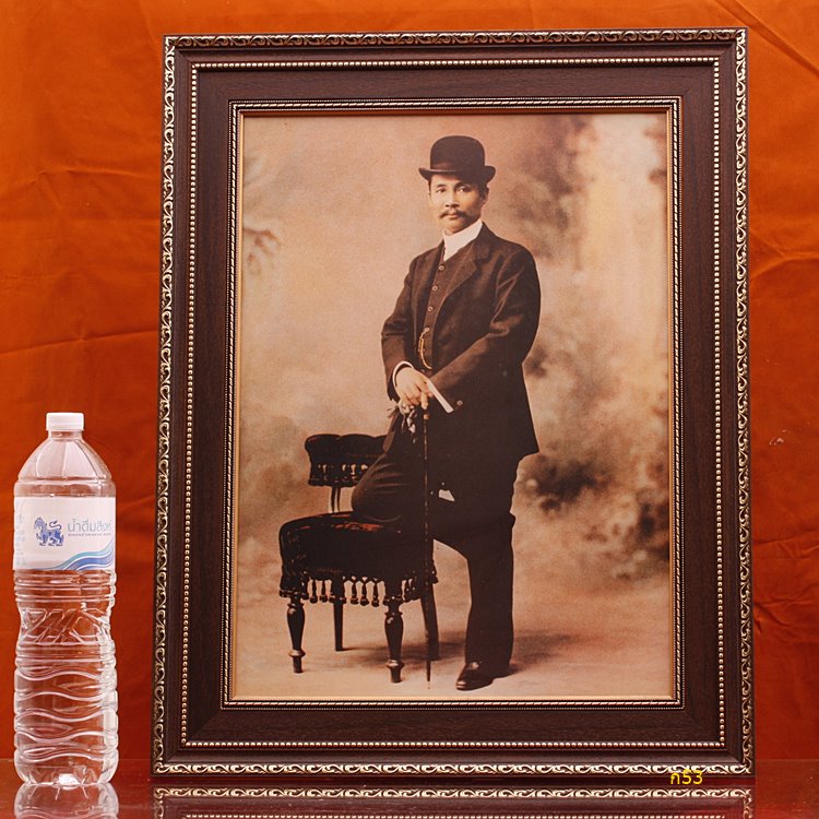 รูปรัชกาลที่ 5 พร้อมกรอบ ---