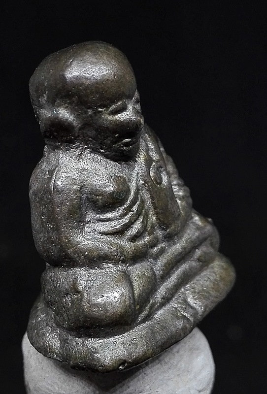 รูปหล่อหลวงพ่อเงิน พิมพ์ ช อุขึ้น เนื้อเงินยวง สร้างโดยหลวงพ่อเชื้อ วัดคงคาราม ( วัดบางคลานใต้ )