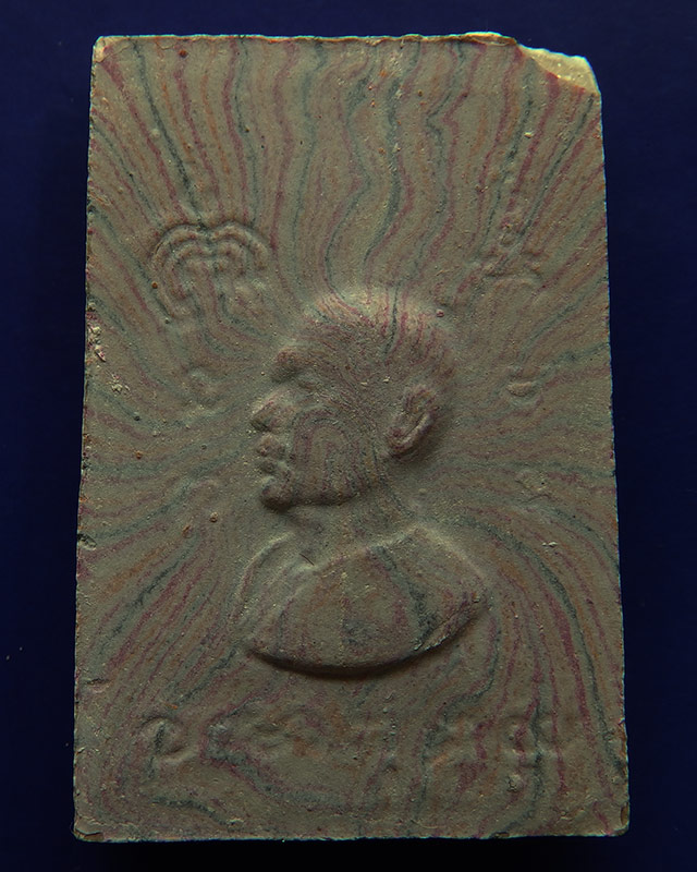 1.สมเด็จหลวงพ่อแพ วัดพิกุลทอง พิมพ์ฐานสิงห์ สายรุ้ง ตะกรุดทอง 3 กษัตริย์ ติดแผ่นทอง พร้อมกล่องเดิม