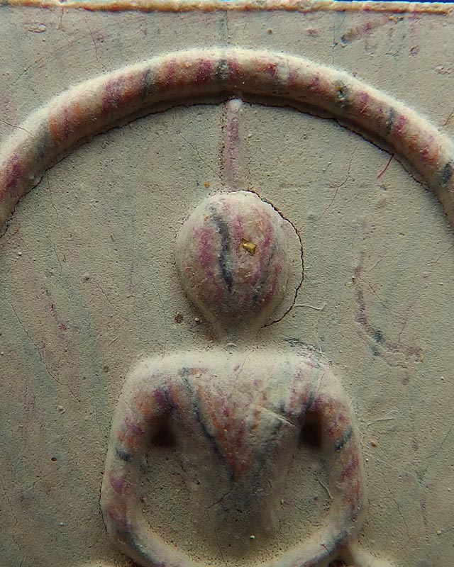 1.สมเด็จหลวงพ่อแพ วัดพิกุลทอง พิมพ์ฐานสิงห์ สายรุ้ง ตะกรุดทอง 3 กษัตริย์ ติดแผ่นทอง พร้อมกล่องเดิม