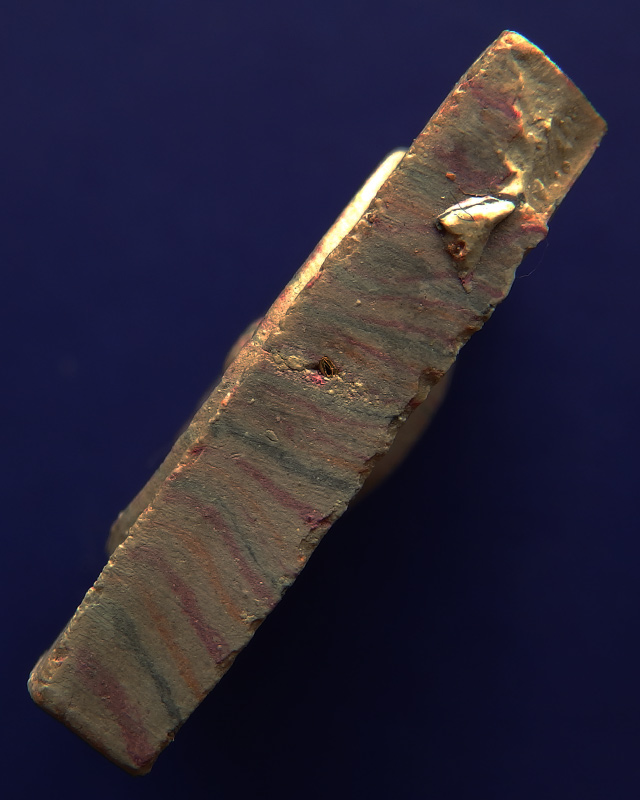 1.สมเด็จหลวงพ่อแพ วัดพิกุลทอง พิมพ์ฐานสิงห์ สายรุ้ง ตะกรุดทอง 3 กษัตริย์ ติดแผ่นทอง พร้อมกล่องเดิม