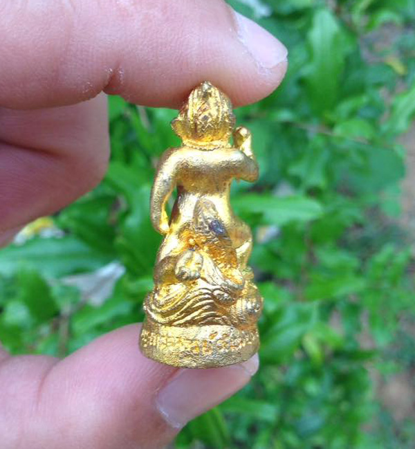 มัจฉานุ รุ่น 9 อริยะ 5 แผ่นดิน โดย หลวงปู่หมุน ฐิตสีโล ปลุกเสก ปี 2544