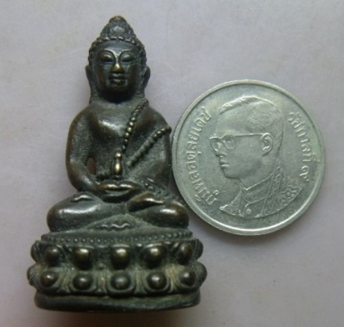 **วัดใจ**พระกริ่งเก่า เนื้อโลหะผสม สวยๆ ไม่ทราบที่**เชิญชมครับ