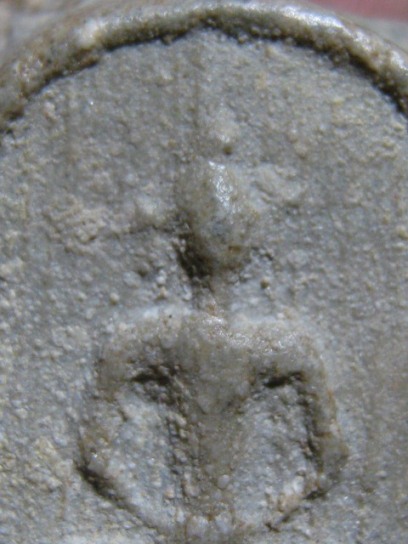 พระพิมพ์เล็บมือ กรุเก่า เนื้้อผง วัดพระยาสุเรนทร์ กรุงเทพฯ มาพร้อมบัตรรับรอง