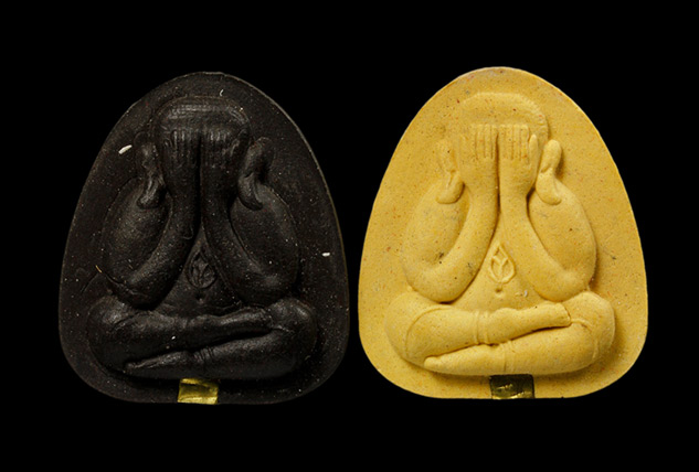 พระปิดตาปลดหนี้ หลวงปู่บัว ถามโก วัดศรีบูรพาราม ชุด 2 องค์ ตะกรุดทองคำ หมายเลขเดียวกัน กล่องเดิมครับ