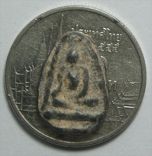 พระกรุหนองกระทุ่ม เนื้อชินตะกั่วสนิมแดง จ.อุทัยธานี