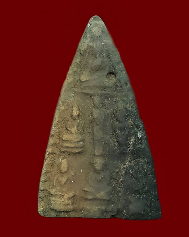 พระสามเหลี่ยมหลังสิงห์ หลวงพ่อยี วัดดงตาดอนทอง