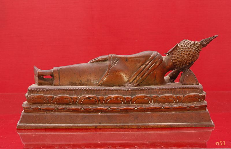 พระปางไสยาสน์ยุครัชกาล เนื้อแดง หล่อหนา มีดิน