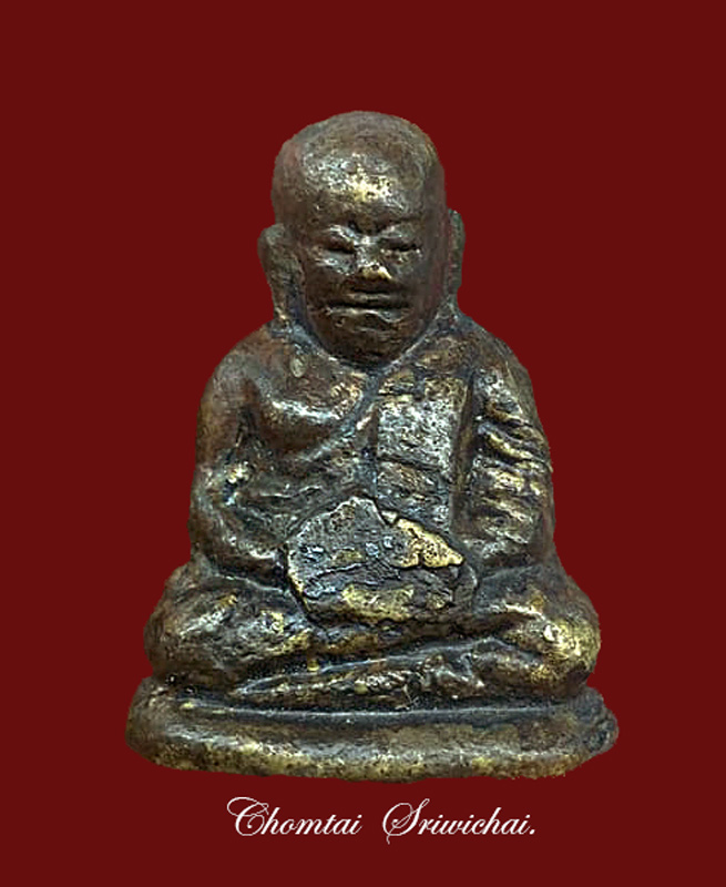 หลวงพ่อเงิน วัดบางคลาน รุ่นปืนแตก พิมพ์เศียรโต ยุคต้น