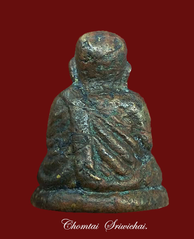 หลวงพ่อเงิน วัดบางคลาน รุ่นปืนแตก พิมพ์เศียรโต ยุคต้น