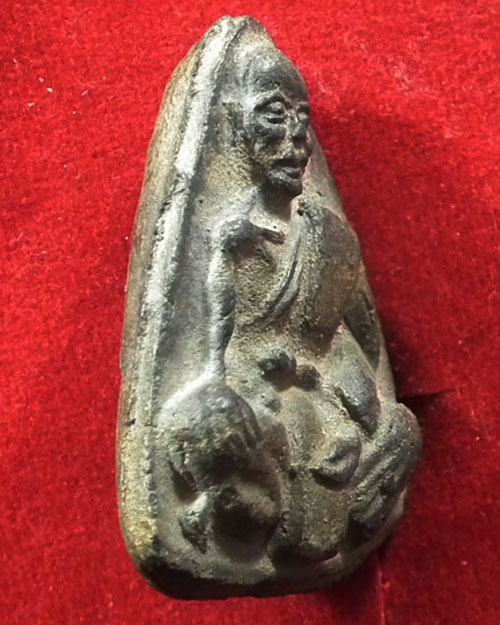 พระเนื้อผงวัดปราสาทฯ ปี ๒๕๐๖  กรุงเทพ พิมพ์หลวงพ่อจง