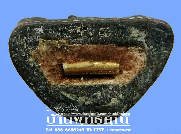 รูปหล่อรุ่นแรก หลวงพ่อรักษ์ อนาลโย เนื้อสัมฤทธิ์ฝังตะกรุด ปี 2554 สวยซองเดิมพร้อมใบคาถาครับ