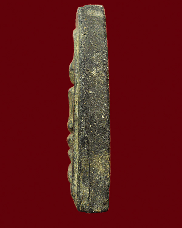 สมเด็จขาโต๊ะอกใหญ่หลังเรียบ เนื้อผงน้ำมัน(เนื้อดำ) หลวงพ่อกวย วัดโฆสิตาราม 