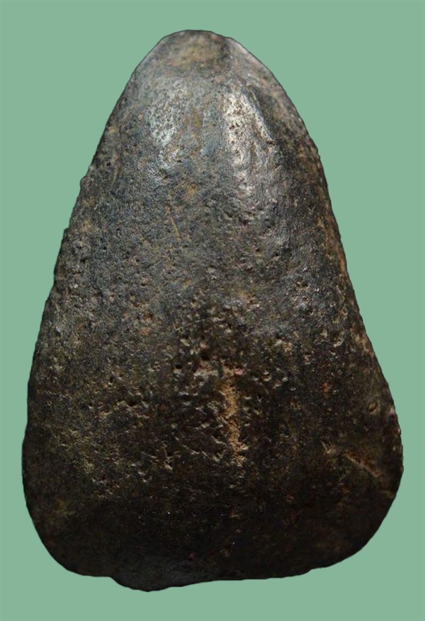 พระพิมพ์หน้าครุฑ..เนื้อออกดำ..กรุวัดตะไกร อยุธยา