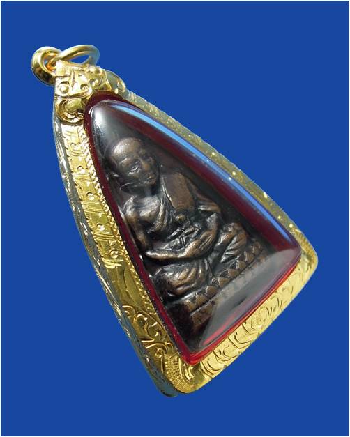 ขอลงอีกรอบ....หลวงปู่ทวดกลีบบัวรุ่น 1 ปี 08 สวยๆมาพร้อมทองครับแท้ทั้งพระและทอง