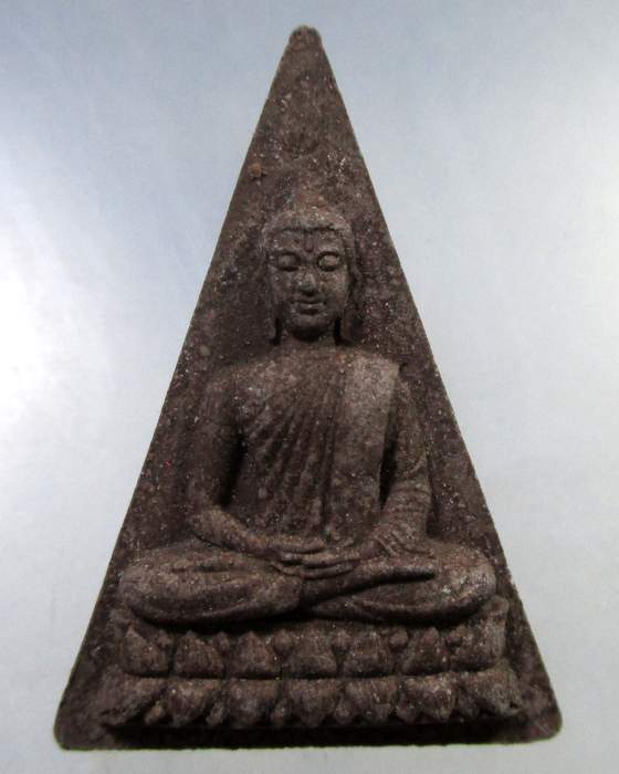 ๒๐ พระผงหลังยันต์ วัดป่าวิสุทธิธรรม จ.ศรีสะเกษ