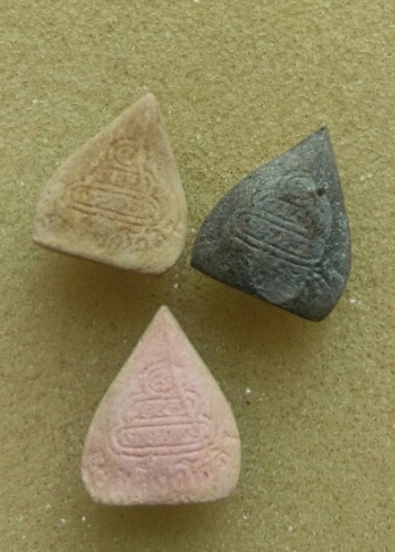 พระผง รูปเหมือนใบโพธุ์  ท่านเจ้าคุณนร    ปี2513. รุ่นแดนดารา  ชุด4