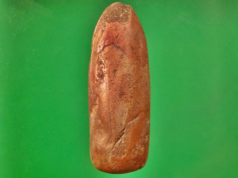 พระขุนแผน พิมพ์แตงกวาผ่าซีก กรุวัดพระรูป (มีซ่อม)