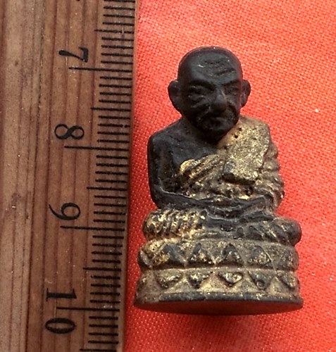 เริ่ม 10 บาท กับ หลวงปู่ทวด เนื้อเรซิ่น…CE147