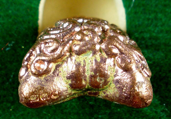 พระปิดตาอุตตโม หลวงพ่อสิน ภัททาจาโร  วัดละหารใหญ่ เนื้อทองแดงผิวไฟ โค้ต ๙ หมายเลข ๒๓๐ 