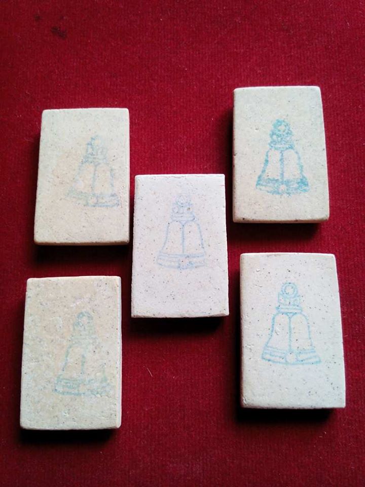 เคาะเดียว สมเด็จวัดระฆังรุ่น๑๒๒ปี 5องค์ 700บ.เคาะเดียวค่ะชุดที่ 2