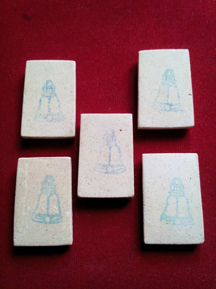 เคาะเดียว สมเด็จวัดระฆังรุ่น๑๒๒ปี 5องค์ 700บ.เคาะเดียวค่ะชุดที่ 1