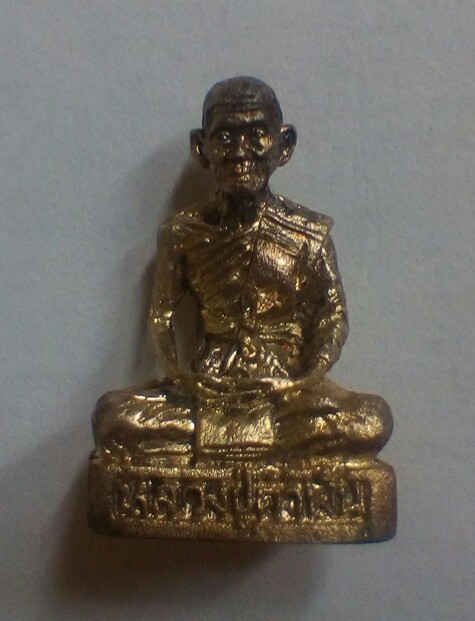 รูปหล่อหลวงปู่คำพันธ์ วัดธาตุมหาชัย รุ่นมหาชัยมงคล พิมพ์ใหญ่ เนื้อเงิน ปี2535