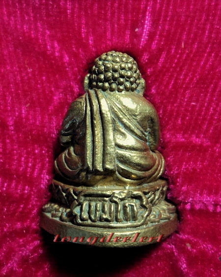 พระปิดตา หลวงพ่อเกษม เขมโก สุสานไตรลักษณ์ จ.ลำปาง รุ่นชนะศึกชายแดน ปี 2528 สวยมากค่ะ