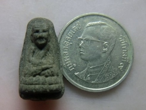**วัดใจ**หลวงปู่ทวดเนื้อว่านพิมพ์พระรอดจิ๋ว ฝังตะกรุด อ.นอง วัดทรายขาว**สวยๆ หายาก เชิญชมครับ