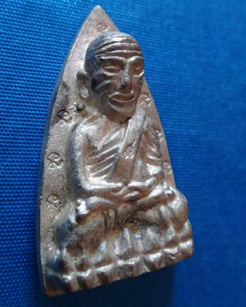 หลวงปู่ทวดหลังลายเซ็นต์สมเด็จพระสังฆราช วัดบวรนิเวศวิหาร องค์ที่่ 1