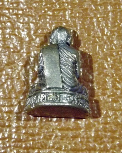 รูปหล่อหลวงพ่อแพ วัดพิกุลทอง