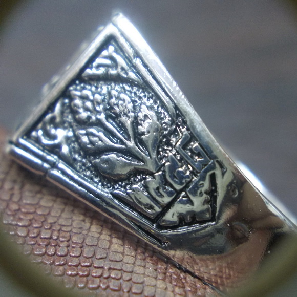 ***แหวน ลป.ดู่ ปี 2558 เนื้ออัลปาก้าชุบเงา แท้ๆพร้อมซองเดิมๆจากวัด สภาพ 100%***