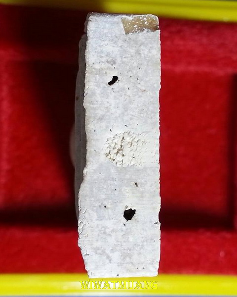 พระสมเด็จหลวงพ่อแพ วัดพิกุลทอง จ.สิงห์บุรี รุ่น100 ปีกระทรวงยุติธรรม เนื้อขาวเกสรฝังตะกรุด พ.ศ.2535