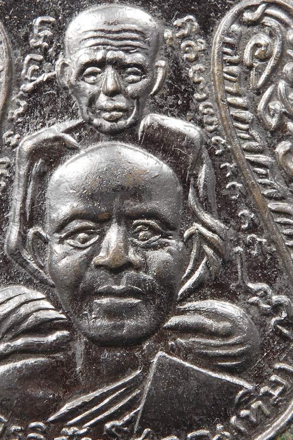 เหรียญหลวงพ่อทวดพิมพ์พุฒซ้อนปี2511 บล็อกนิยมหูขีด-วงเดือน-หลังเลข๕