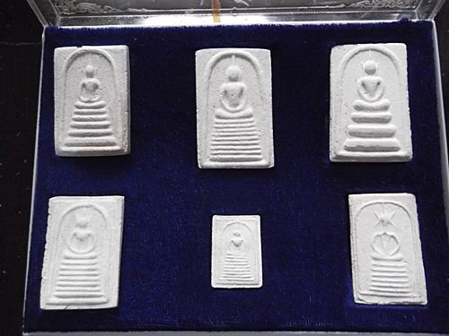 พระชุดสมเด็จเกษไชโย รุ่นประวัติศาสตร์ปี31 สวยครบชุดครับ*****เคาะเดียว*****