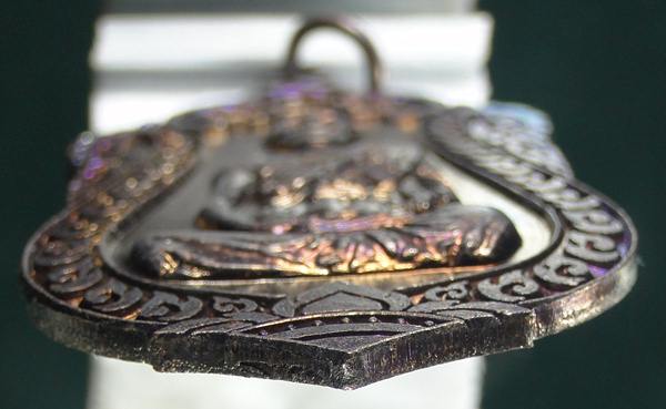 เหรียญเสมา ๗ รอบ หลวงพ่อจรัญ วัดอัมพวัน เนื้อทองแดงรมดำ