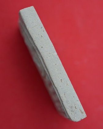 พระสมเด็จบางขุนพรหม รุ่นอุดมมงคล พิมพ์เส้นด้าย B ออกปี 2543  คัดพิเศษโรยผงเยอะ