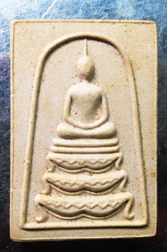 พระสมเด็จฐานสิงห์หลังเรียบหลวงพอกวย สวยๆครับ