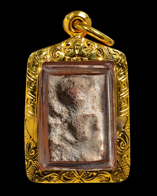 กรุเก่า2522 พระกรุนาดูนตัดเดี่ยว จ.มหาสารคาม พิมพ์ตุ๊กตา ประภามณฑล+เลี่ยมทอง+บัตรรับรองครับ