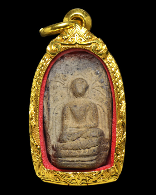 พระคงเขียว กรุเก่า จ.ลำพูน ฟอร์มสวย แต่บิ่นปลายเล็กน้อย+ตลับทองคำเปอร์เซ็นต์สูง18.8กรัม+บัตรรับรองคร