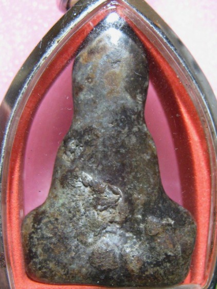 พระท่ากระดาน เนื้อตะกั่วสนิมแดง กรุวัดทุ่งสมอ พิมพ์เล็ก จ.กาญจนบุรี สภาพสวย